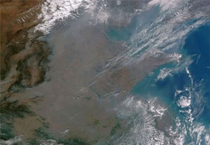 آلودگی در چین در اکتبر 2013 چین با ذرات غبار NOAA و NASA پوشیده شده بود.