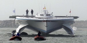 این قایق 30 متری 152 متر مربع پانل خورشیدی دارد.