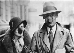 " ماسک برای جلوگیری از آنفلوآنزا ی اسپانیایی، سال 1919 ، لندن"